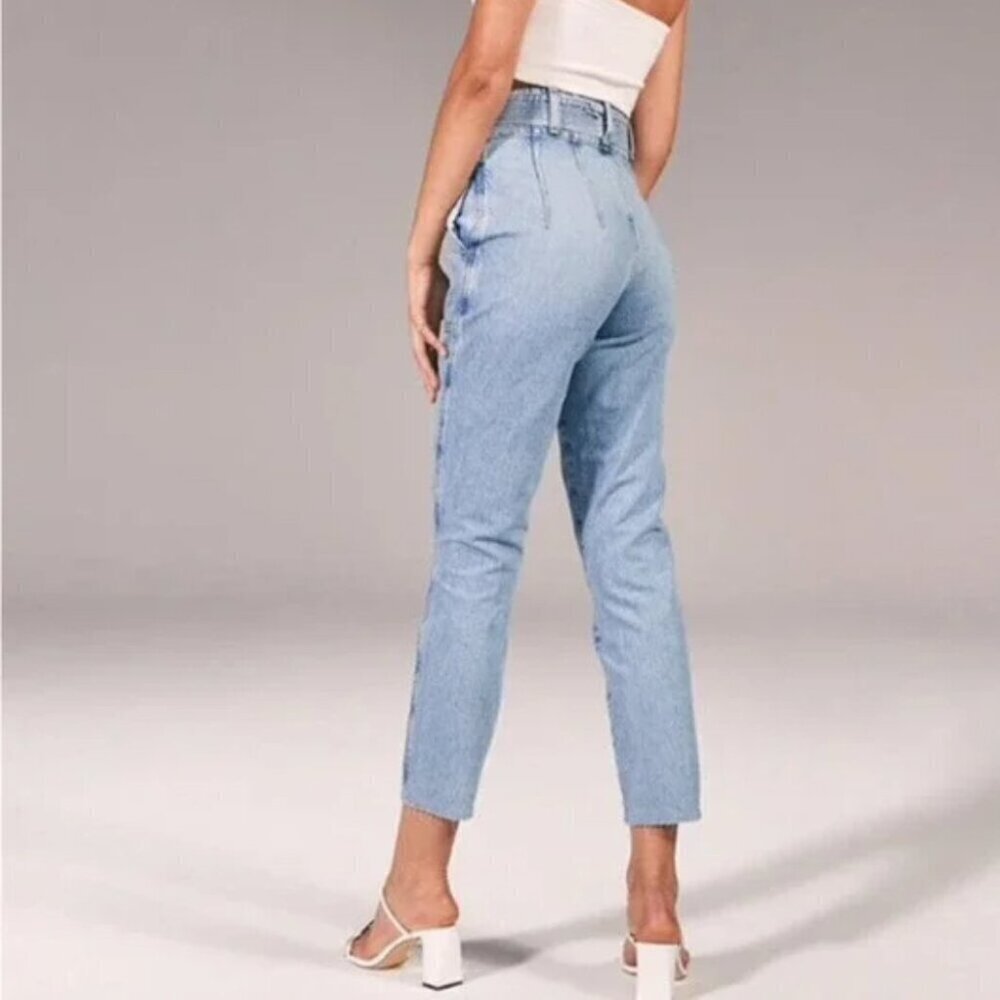 Abercrombie & Fitch Mom Jeans High Waisted Raw Hem Bare Back Size 29/8